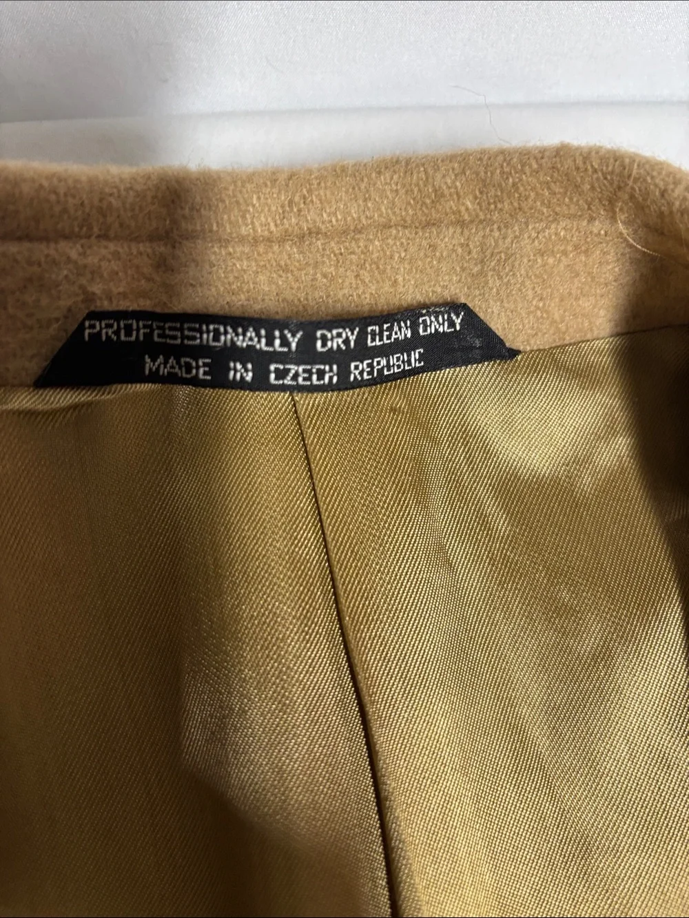 Men’s 44R 100% Camel Hair Blazer Sport Coat Tan Two Button Czech Republic